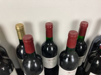 BORDEAUX
Lot de treize bouteilles :
- (PREMIÈRES-CÔTES-DE-BLAYE),...
