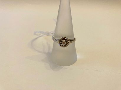 Bague-solitaire en or blanc (750 millièmes)...