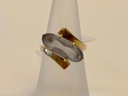 Bague en or jaune (750 millièmes) sertie...