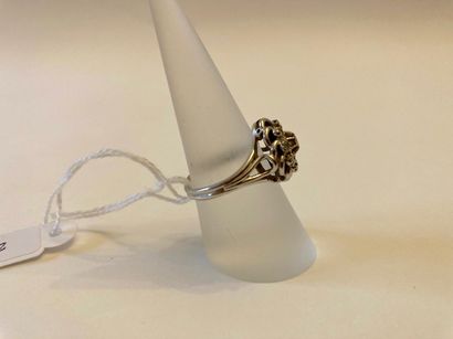 Bague en or blanc (750 millièmes) sertie...