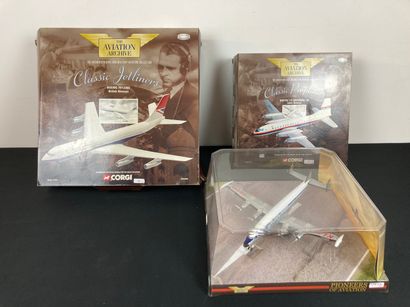 CORGI (1:144)
Trois modèles réduits The Aviation...