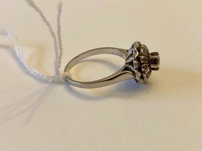 Bague en or blanc (750 millièmes) sertie...