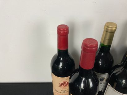 BORDEAUX
Lot de treize bouteilles :
- (PREMIÈRES-CÔTES-DE-BLAYE),...