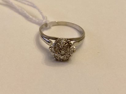 Bague en or blanc (750 millièmes) sertie...