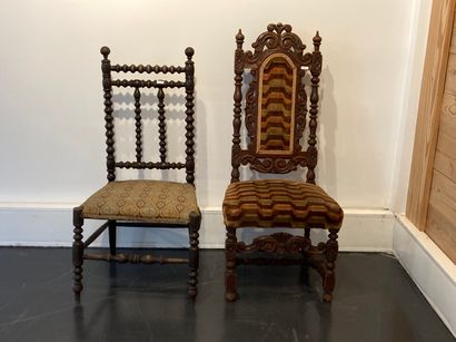 Deux chaises d'enfant de style Louis XIII,...