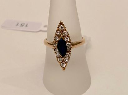 Bague-marquise en or jaune (750 millièmes)...