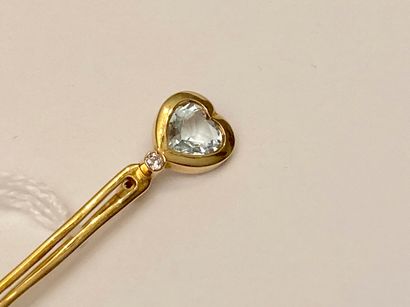 Barrette en or jaune (750 millièmes) sertie...