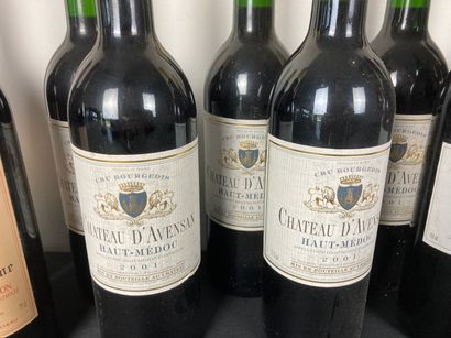 BORDEAUX
Lot de treize bouteilles :
- (PREMIÈRES-CÔTES-DE-BLAYE),...