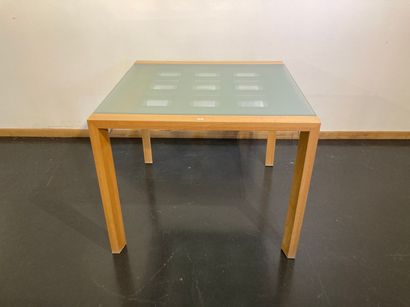 LIGNE ROSET
Table à dîner carrée à allonges...