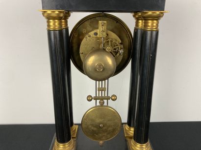 Pendule-portique d'époque Louis-Philippe,...