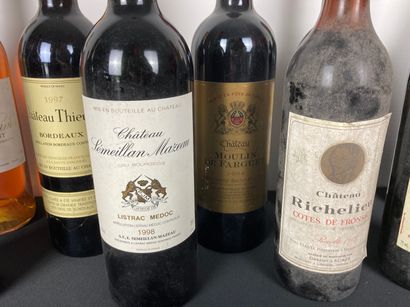 BORDEAUX
Varia de onze bouteilles [altérations...