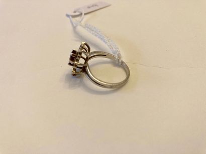 Bague en or blanc (750 millièmes) sertie...