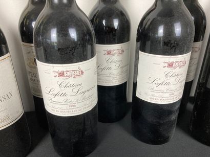 BORDEAUX
Lot de treize bouteilles :
- (PREMIÈRES-CÔTES-DE-BLAYE),...