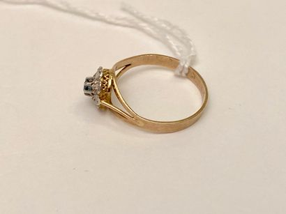 Bague en or jaune (750 millièmes) sertie...
