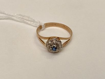 Bague en or jaune (750 millièmes) sertie...
