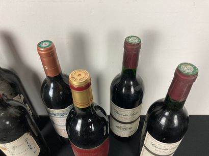 BORDEAUX
Varia de huit bouteilles [altérations,...