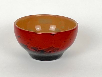 DAUM - NANCY
Coupe, XXe, verre marmoréen,...