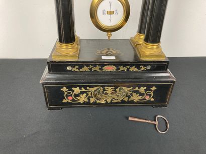 Pendule-portique d'époque Louis-Philippe,...