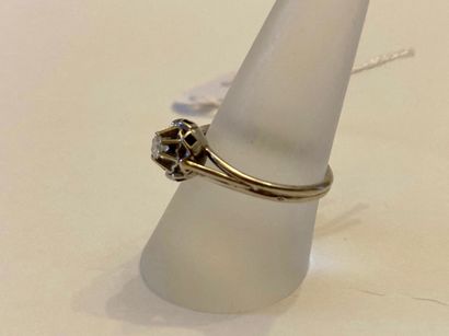 Bague-solitaire en or blanc (750 millièmes)...