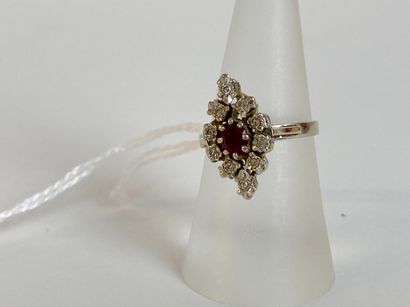Bague-marquise en or blanc (750 millièmes)...