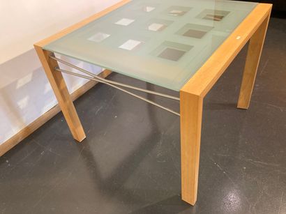 LIGNE ROSET
Table à dîner carrée à allonges...