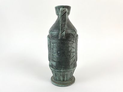 Vase en amphore, circa 1960, céramique à...