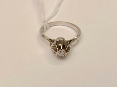 Bague-solitaire en or blanc (750 millièmes)...