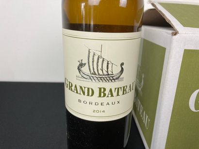 BORDEAUX
Grand Bateau 2014 (blanc), six bouteilles...