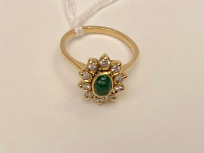Bague en or jaune (750 millièmes) sertie...