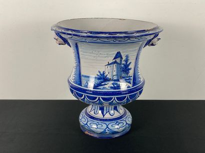 NEVERS
Grand cache-pot en cratère à décor...