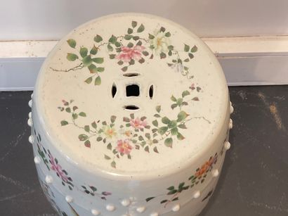 CHINE
Tabouret de jardin en forme de tonnelet...