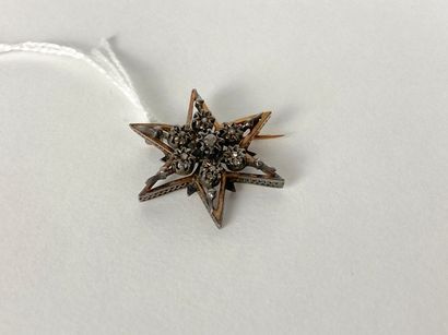 Broche-étoile en or jaune (750 millièmes)...