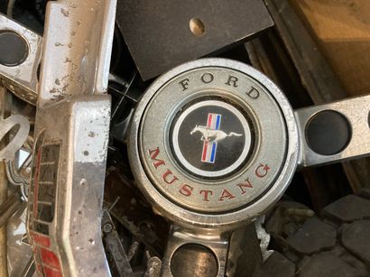 AUTOMOBILIA
Fort varia d'éléménts vintages...