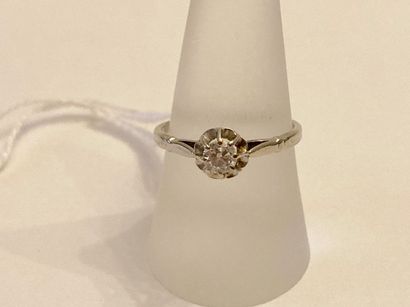 Bague-solitaire en or blanc (750 millièmes)...