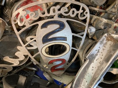 AUTOMOBILIA
Fort varia d'éléménts vintages...