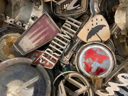 AUTOMOBILIA
Fort varia d'éléménts vintages...