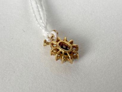Petit pendentif Pompadour en or jaune (750...