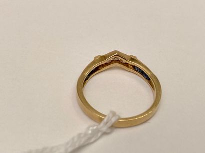 Bague en or jaune (750 millièmes) sertie...