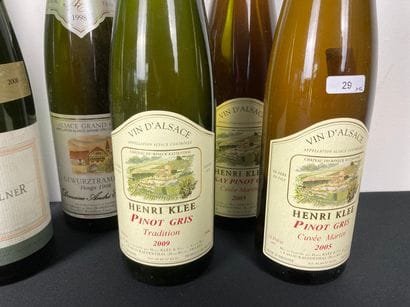 ALSACE et divers
Varia de douze bouteilles...