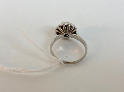 Bague en or blanc (750 millièmes) sertie...