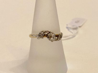 Bague en or jaune (750 millièmes) sertie...