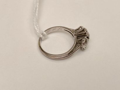 Bague en or blanc (750 millièmes) sertie...