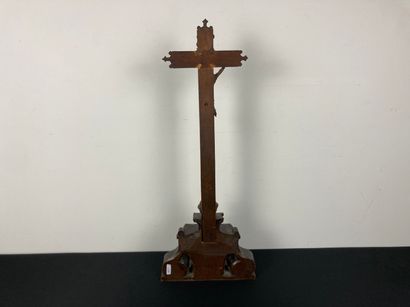 Crucifix baroque, XIXe, bois sculpté et laqué,...