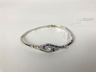 Bracelet semi-rigide Belle Époque en or blanc...