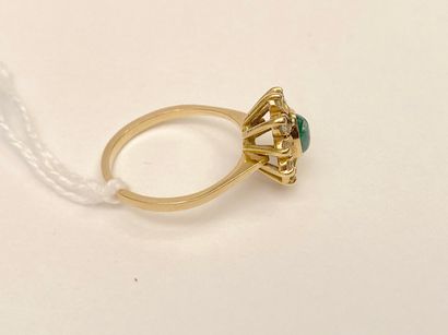Bague en or jaune (750 millièmes) sertie...