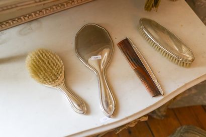 Nécessaire de toilette en métal argenté à...