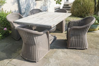 Bel ensemble d'une table (joli socle en métal...