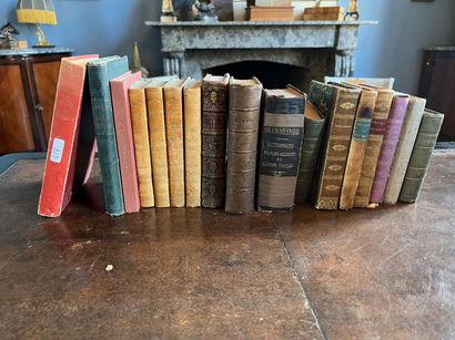 Lot of antique books of all kinds: studious...