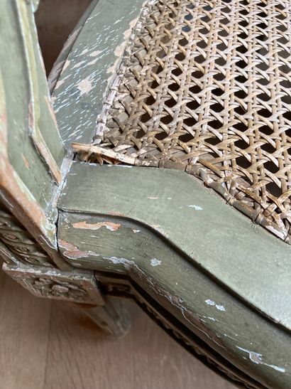 Fauteuil corbeille en bois patiné, XIXème,...