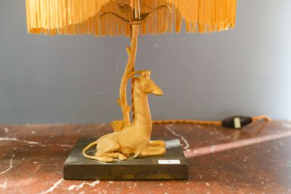 Lampe de chevet, agrémentée d'une girafe...